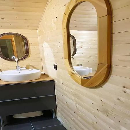 Chalet In Rossiniere Near Glacier & Lake *