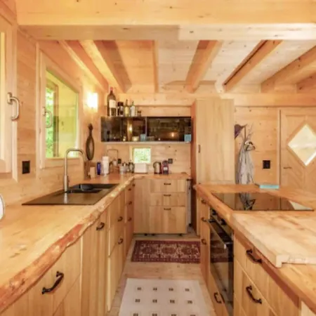 Appartamento Chalet In Rossiniere Near Glacier & Lake