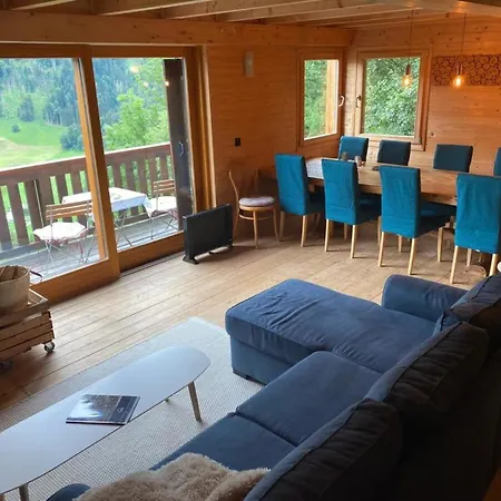Appartamento Chalet In Rossiniere Near Glacier & Lake