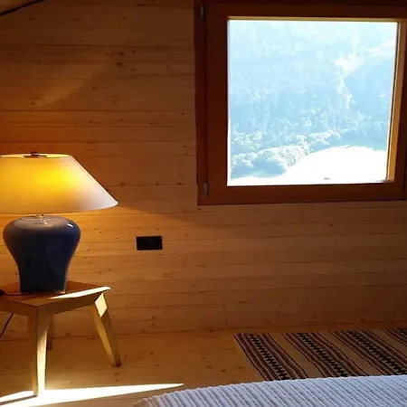 Appartamento Chalet In Rossiniere Near Glacier & Lake Rossinière